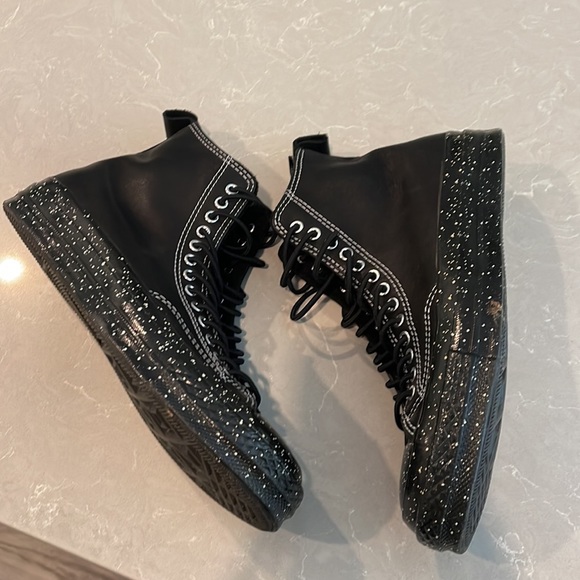 Converse Black hi tops - Picture 3 of 6